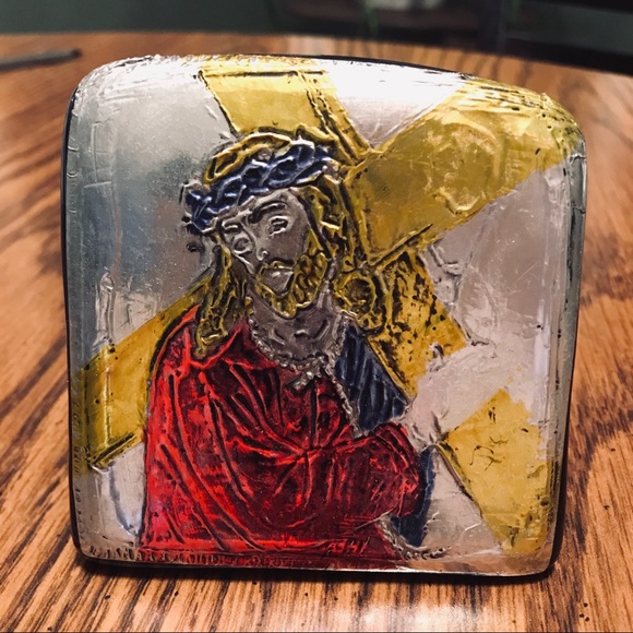 Glass paperweight with foil religious design - Picture 8 of 8